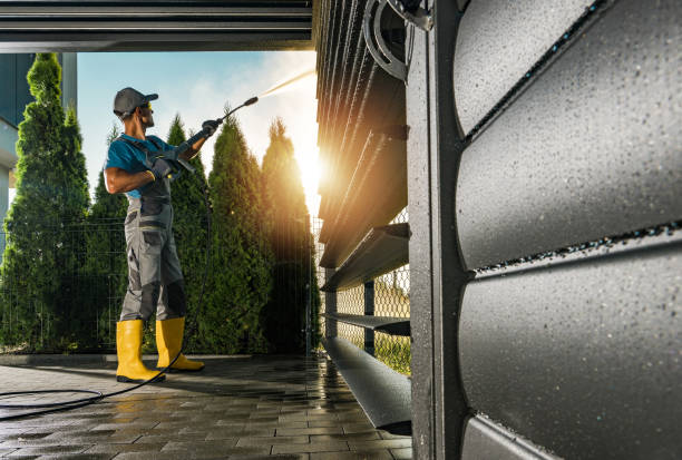 Why Choose Our Certified Pressure Washing Experts for Your Project Needs in University Heights, IA?